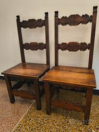 coppia di sedie antiche in legno