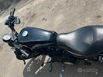 Harley davidson 883 iron