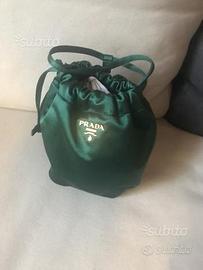 PRADA ORIGINALE Borsa pochette in seta.Nuova