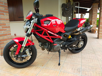 Ducati Monster 796 plus con Abs