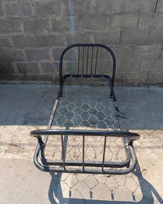 Letto singolo in ferro 