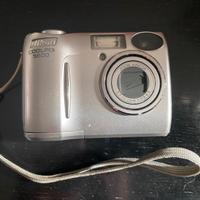 Digital camera Nikon Colpix 5600