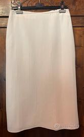 Gonna elegante caractere