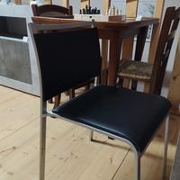 sedie in metallo e cuoio 