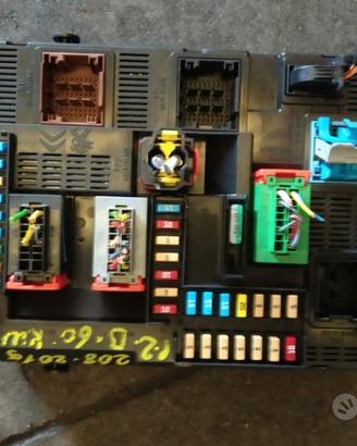 Scatola porta fusibili Peugeot 208 - 1.2 benzina