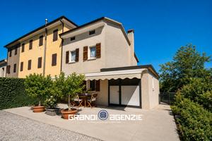 SCHIERA DI TESTA RISTRUTTURATA SUL MONTELLO