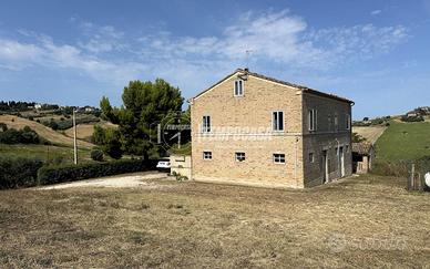 CASA SINGOLA VISTA MARE CON MAGAZZINO E TERRENO AG