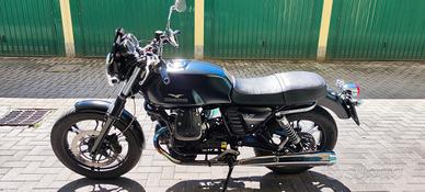 Moto Guzzi V7 stone 