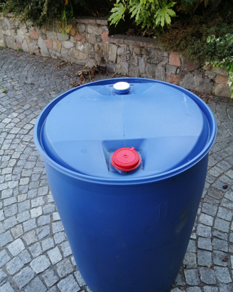 Fusto in plastica da 220 litri