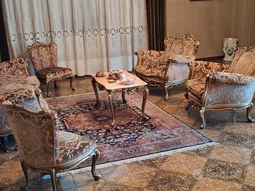 Salotto e consolle stile barocco revival