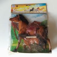 miniatura di cavallo e puledro Globo