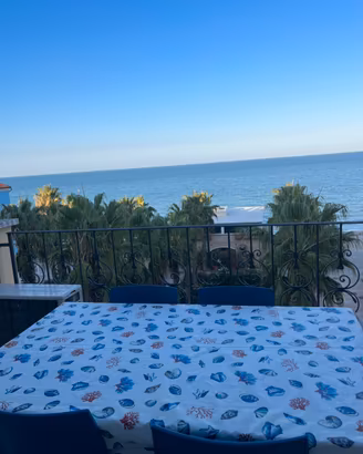 Grazioso appartamento fronte mare