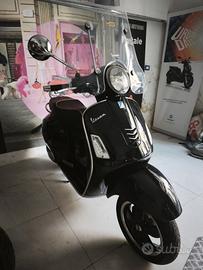Piaggio Vespa 300 GTS i.e ABS NERO LUCIDO