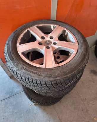 4 cerchi Momo da 16" + 4 pneumatici invernali