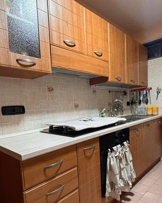 cucina lineare effetto legno