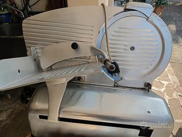 affettatrice 30 cm a 220 volt cucina 2 fuochi vetr