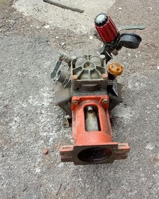 Pompa trattamenti per motocoltivatore