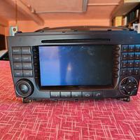 stereo navigatore mercedes