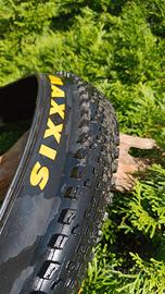 DUE copertoni pneumatici MTB  MAXXIS RECON 29" 