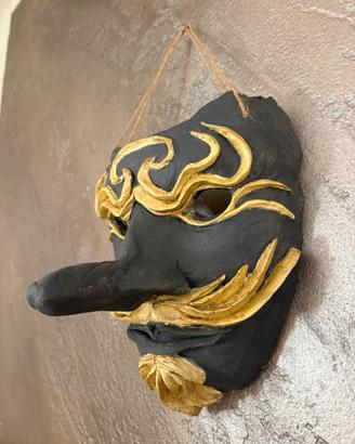 Maschera decorativa fatta a mano