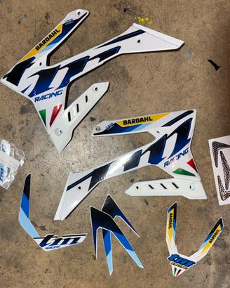 PLASTICHE TM RACING