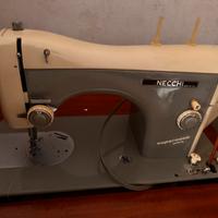 Macchina da cucire Necchi