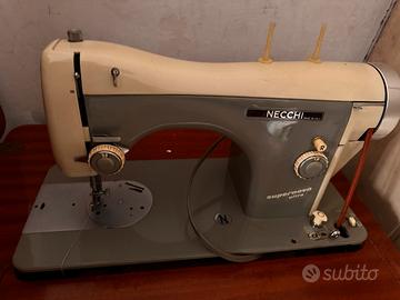 Macchina da cucire Necchi