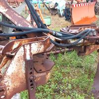 aratro idraulico a sollevatore 