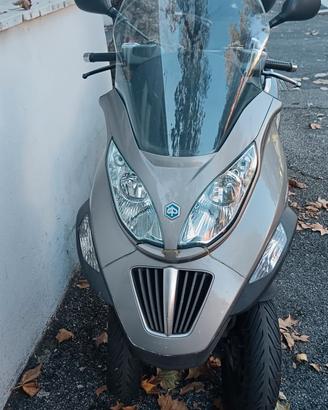 piaggio MP 3