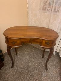 Mobile in legno modello fagiolo