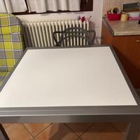 Mobile soggiorno, tavolo cucina e sedie