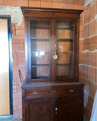 Credenza vintage in legno massello con vetrina