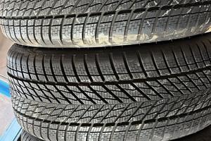 Pneumatici invernali Pirelli nuovi - 225/40 R18
