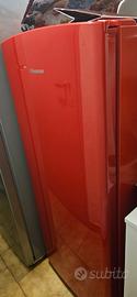 frigorifero rosso Hisense 