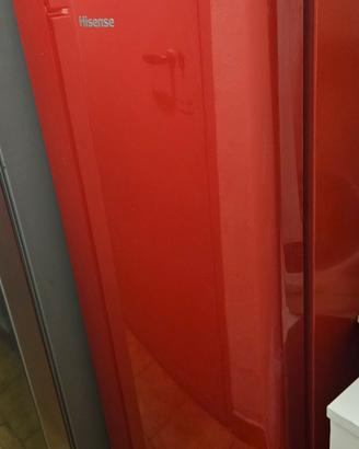 frigorifero rosso Hisense 
