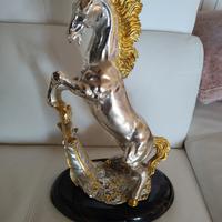 scultura cavallo rampante 