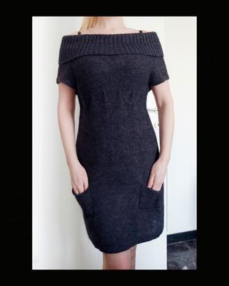 Vestito in maglia a spalle scoperte