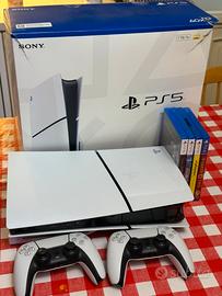 PS5 + 2 controller + 4 giochi ( meno di un’anno)