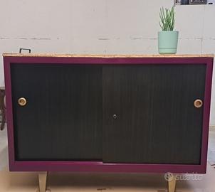 Credenza vinaccia con ante scorrevoli im metallo