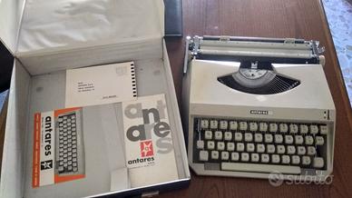 Macchina da scrivere anni 70 con valigetta