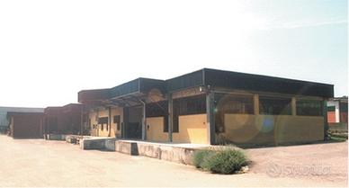 Ampio Capannone a Casarile