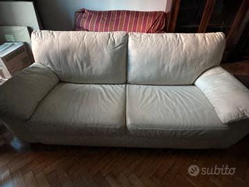 Divano pelle vreta ikea 2 posti cond eccellenti