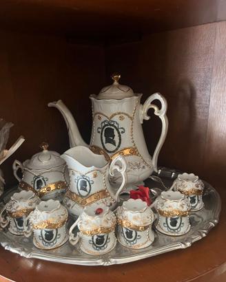 Servizio da Caffè Vintage in Porcellana e Oro Zecc