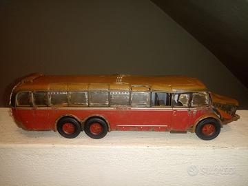 Vecchio autobus Mercedes 1:43