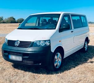Volksvagen T5 9 posti 