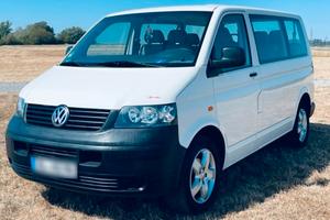 Volksvagen T5 9 posti 