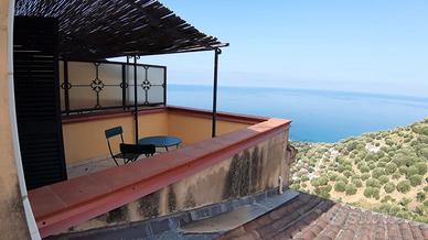 Bilocale centro storico vista mare
