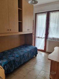 Stanza singola balcone Cesano Boscone 400eu