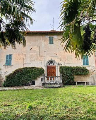 Rustico / Casale di 333 m² con più di 5 locali e p