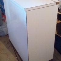 Cassoncino per la legna ricoperto, in formica